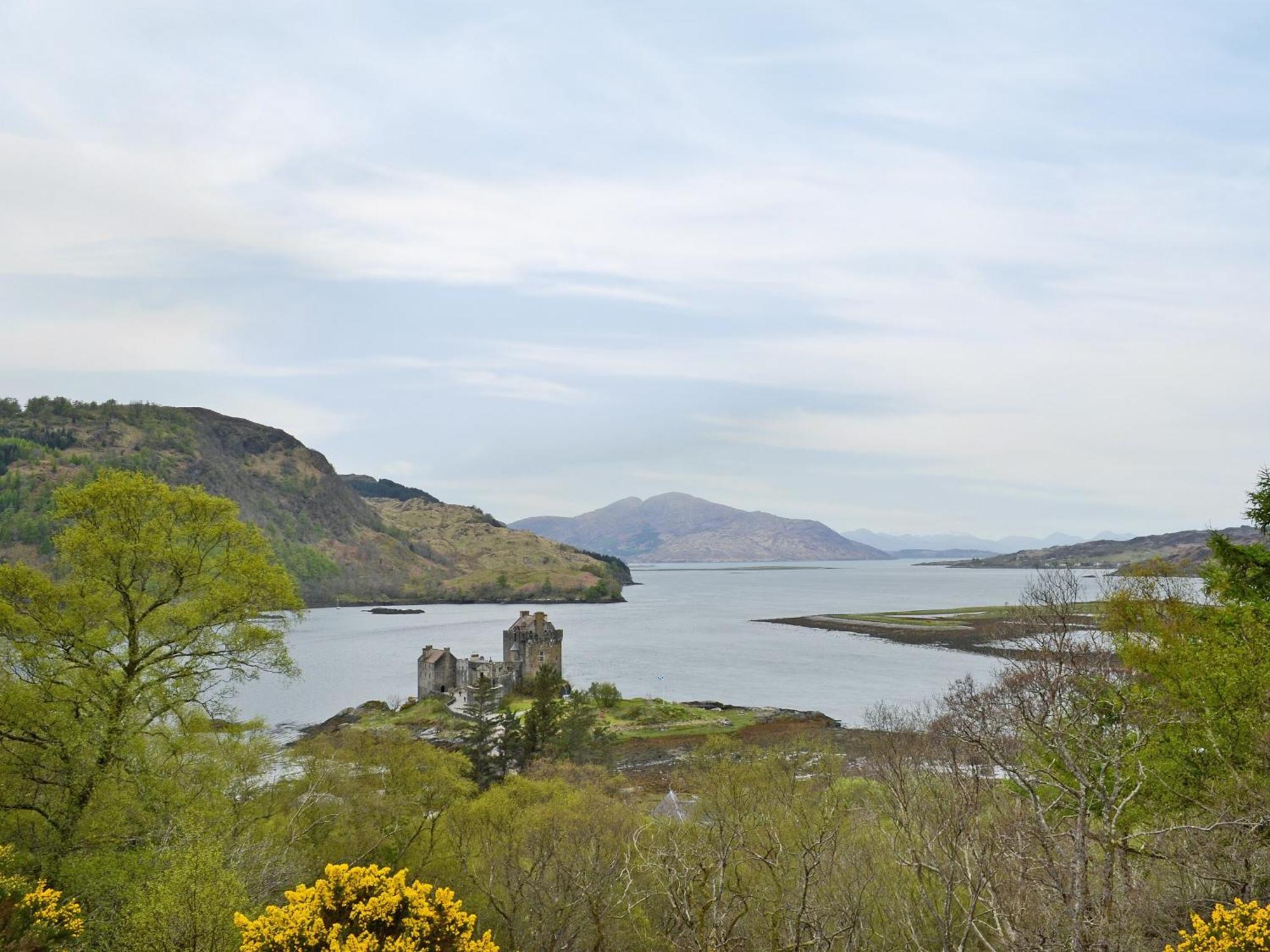 Loch Shore Cottage Dornie Eksteriør billede