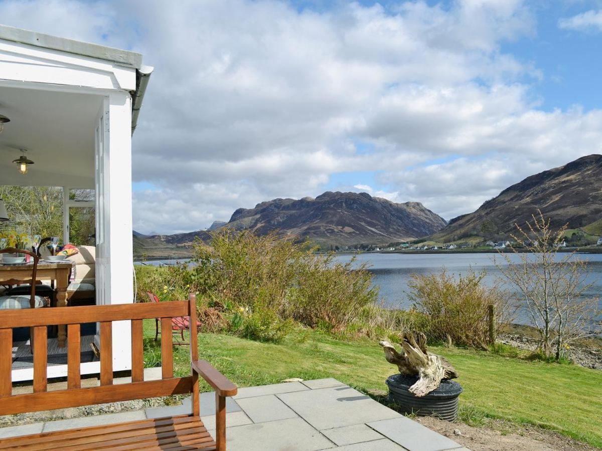 Loch Shore Cottage Dornie Eksteriør billede