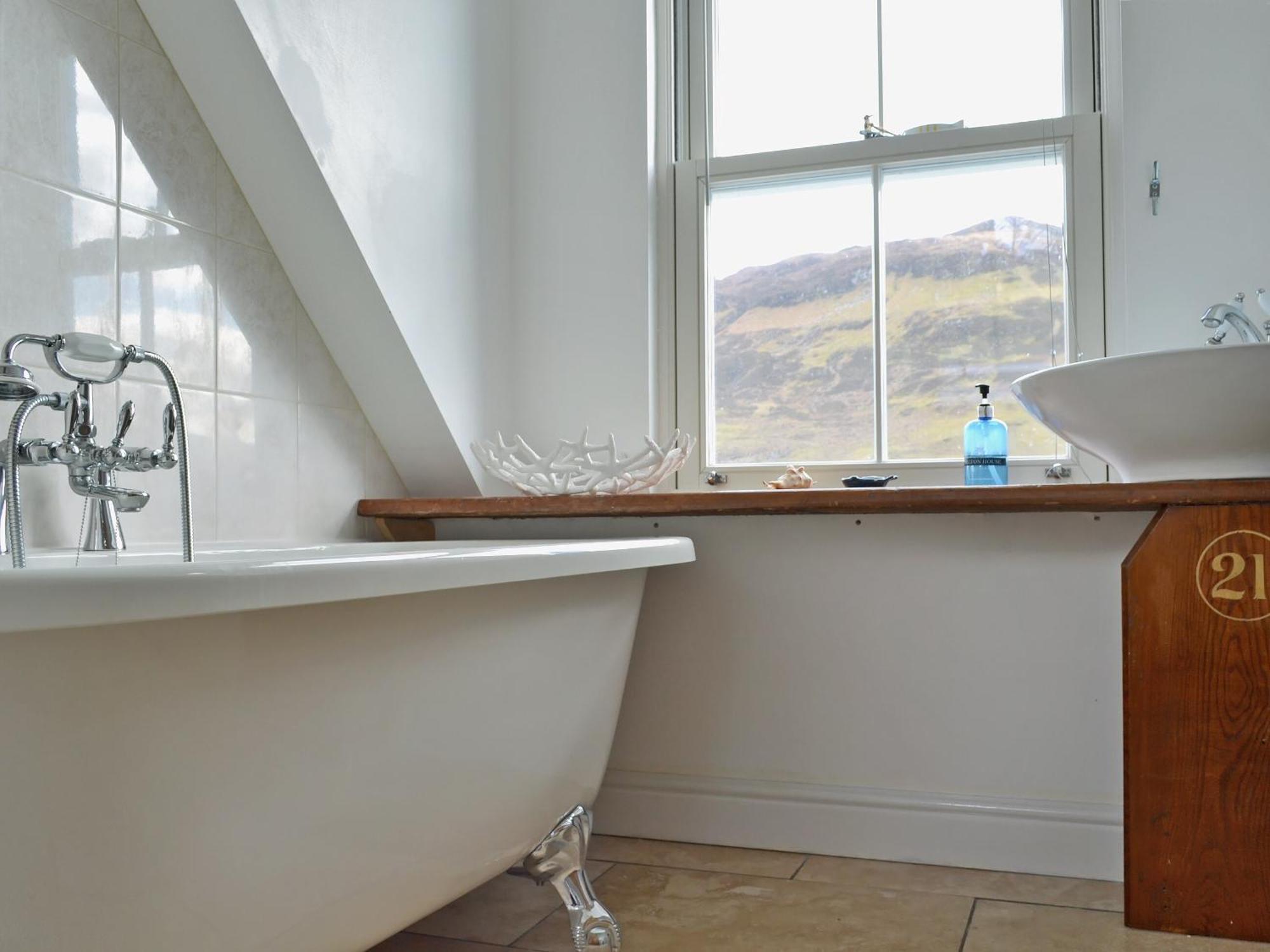 Loch Shore Cottage Dornie Eksteriør billede
